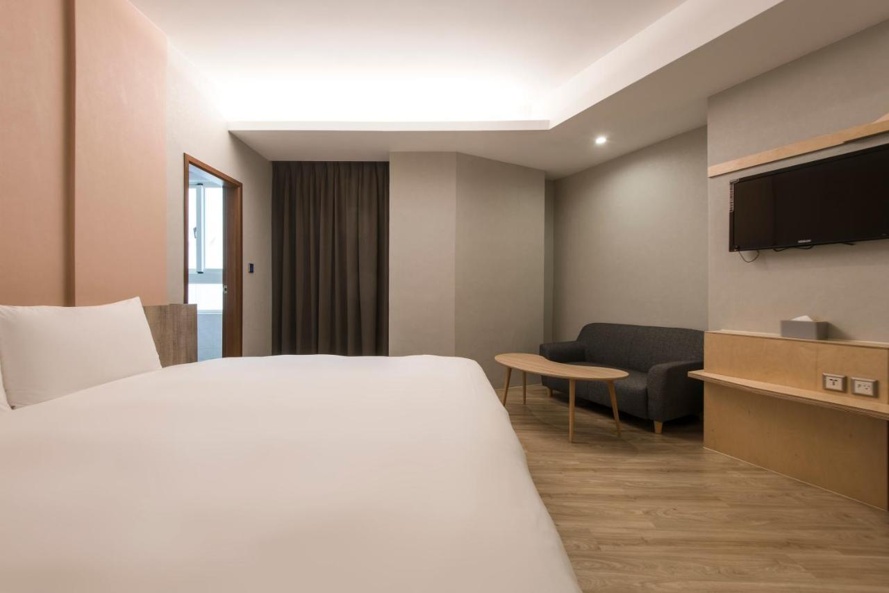 Sparrow Hotel Taichung Exterior foto