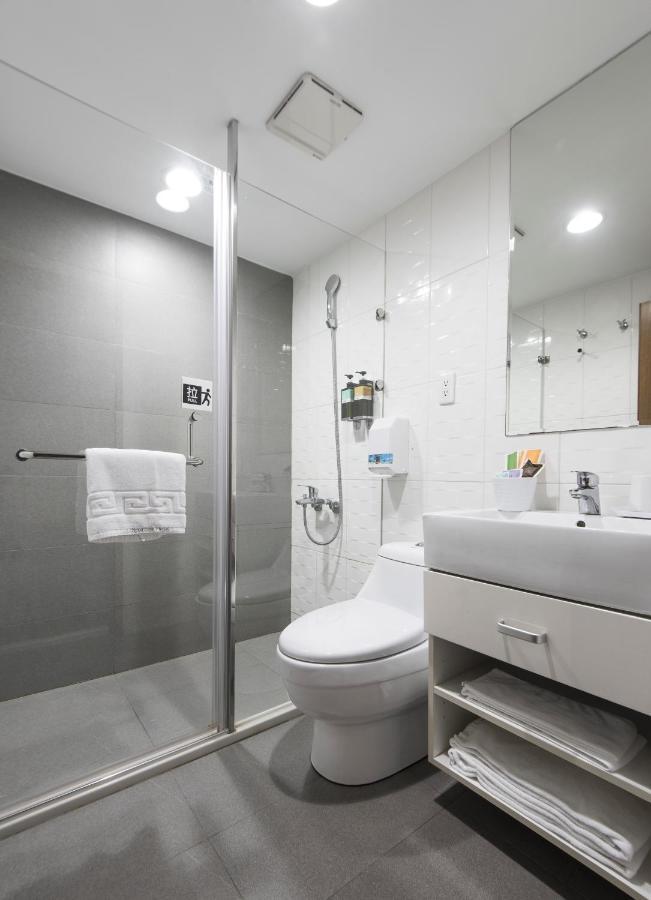 Sparrow Hotel Taichung Exterior foto