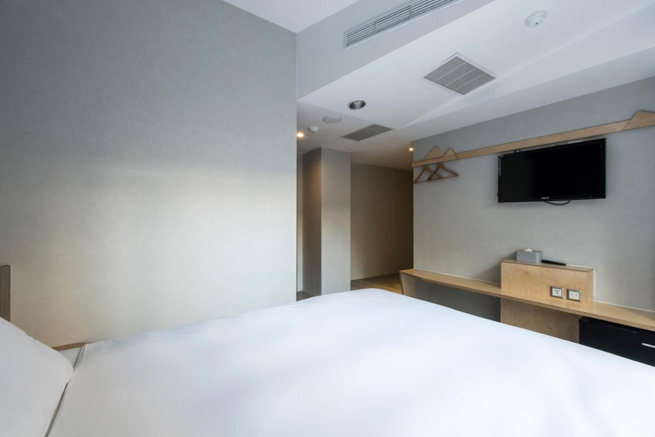 Sparrow Hotel Taichung Exterior foto